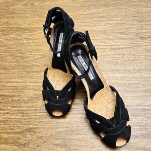VIA SPIGA Black Leather Upper Strappy Peep-Toe Ankle Strap Shoe - Size 6.5M